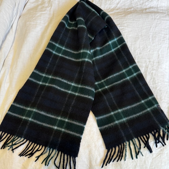 BURBERRY SCARF 100% AUTHENTIC - Picture 1 of 5